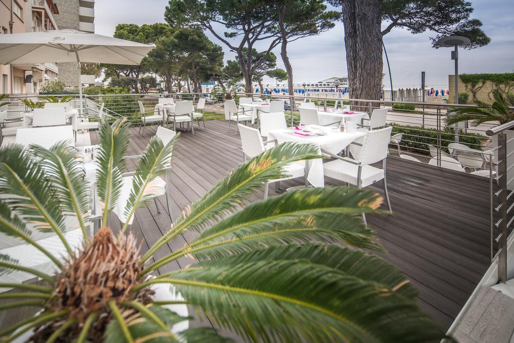 Hotel Luna Lignano Sabbiadoro Ngoại thất bức ảnh
