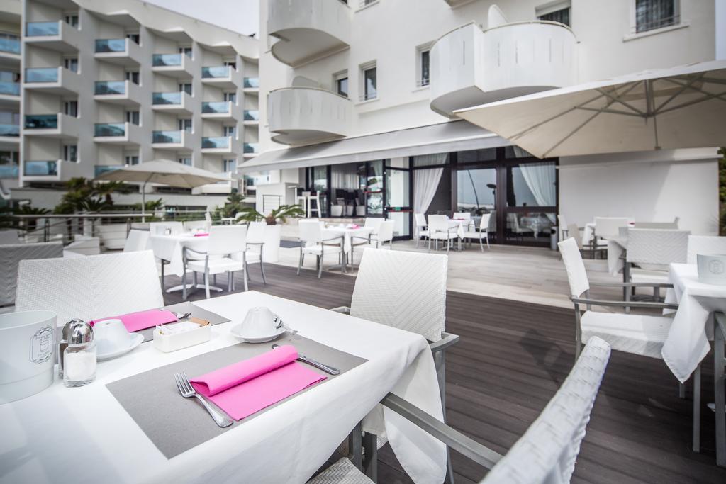 Hotel Luna Lignano Sabbiadoro Ngoại thất bức ảnh