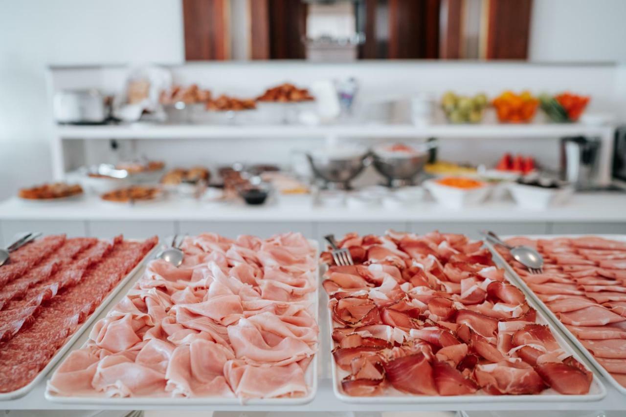 Hotel Luna Lignano Sabbiadoro Ngoại thất bức ảnh