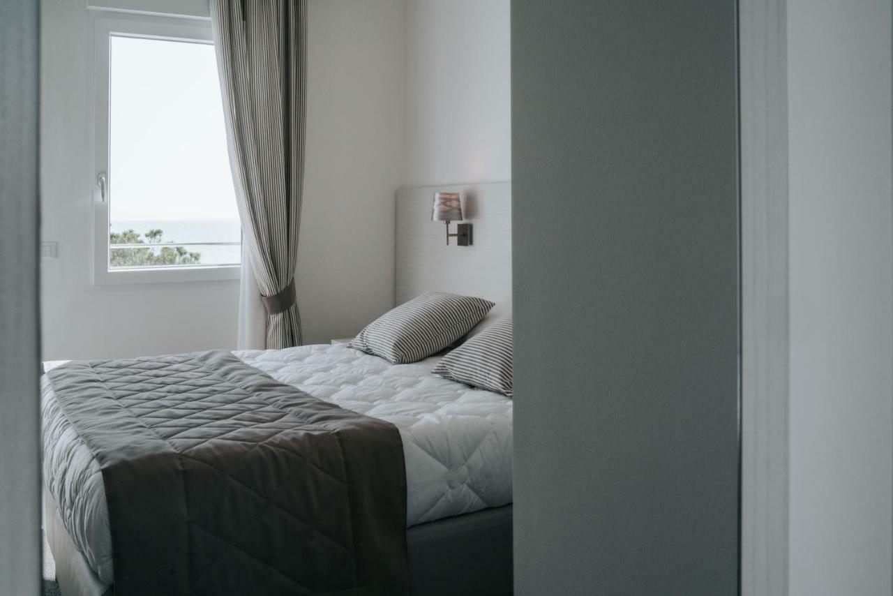 Hotel Luna Lignano Sabbiadoro Ngoại thất bức ảnh