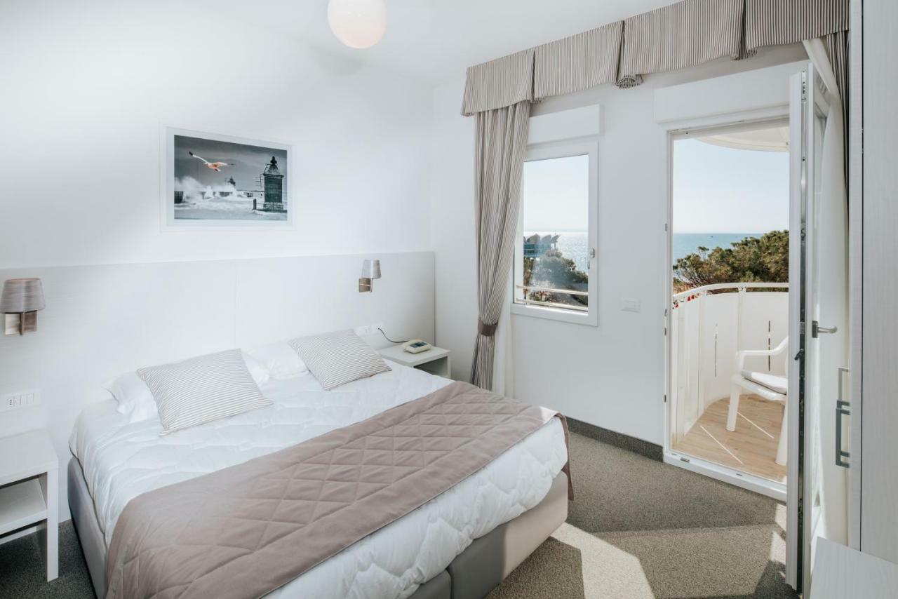 Hotel Luna Lignano Sabbiadoro Ngoại thất bức ảnh