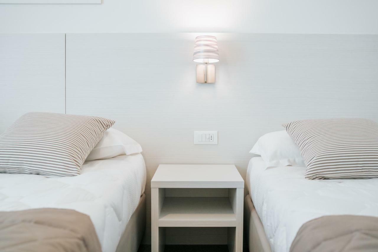 Hotel Luna Lignano Sabbiadoro Ngoại thất bức ảnh
