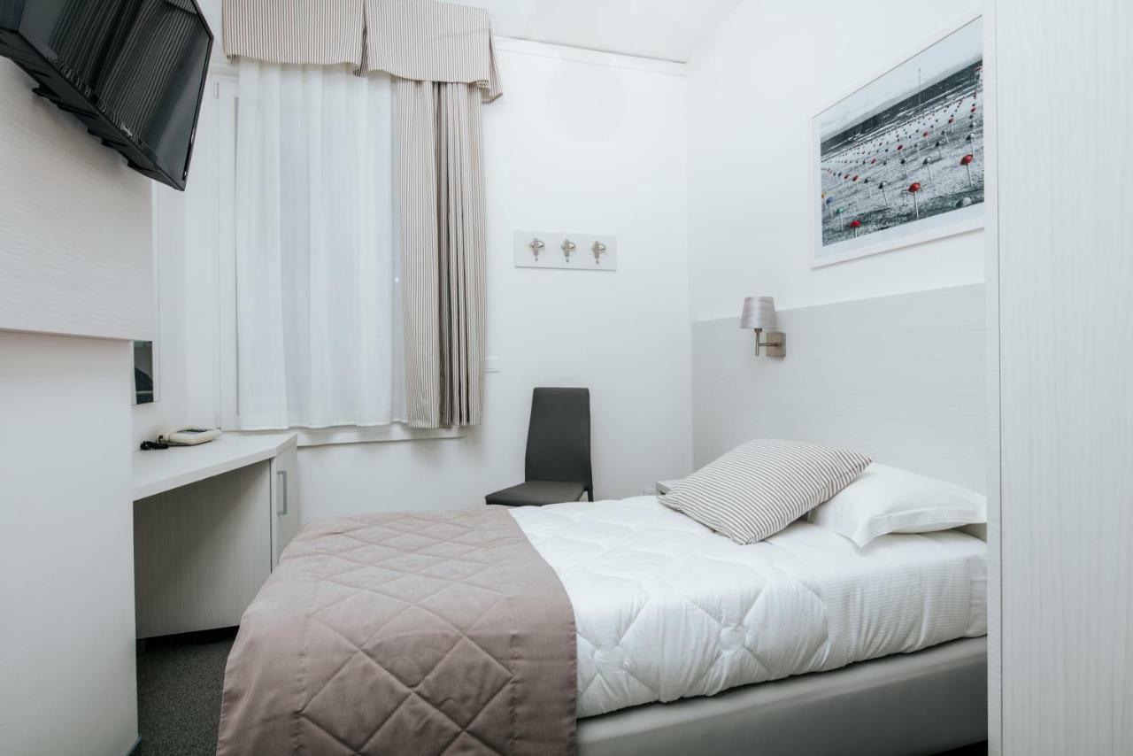 Hotel Luna Lignano Sabbiadoro Ngoại thất bức ảnh
