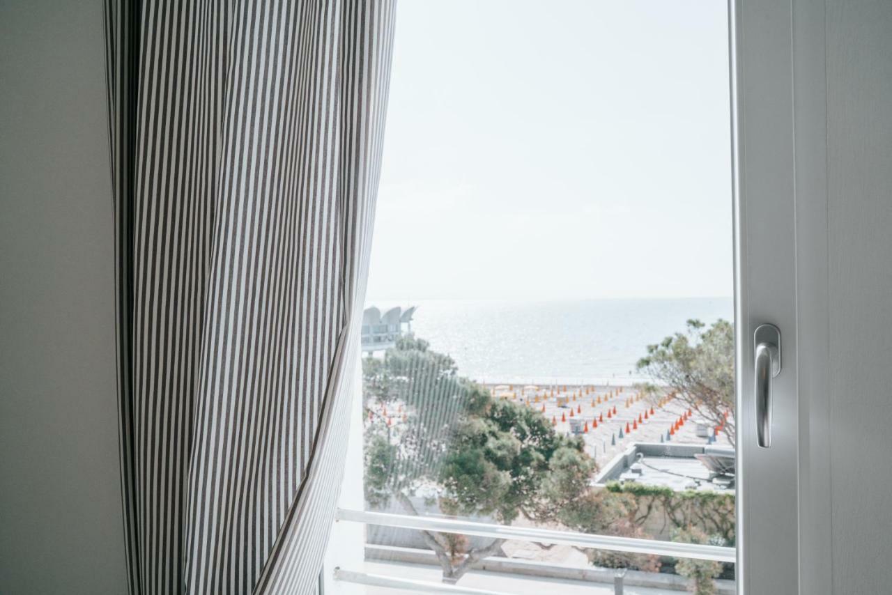 Hotel Luna Lignano Sabbiadoro Ngoại thất bức ảnh